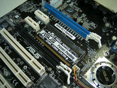 Рис. 1. SLI-терминатор для переключения между одиночным и SLI-режимами