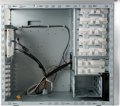 Корпус GIGABYTE Poseidon внутри