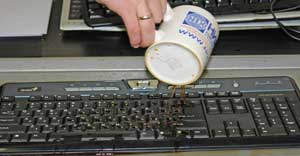 Заливание клавиатур кофеем Заливание клавиатур кофеем