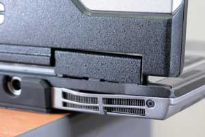 Получив незначительные травмы, Dell Latitude ATG D620 остался работоспособным Получив незначительные травмы, Dell Latitude ATG D620 остался работоспособным