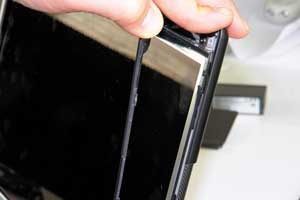 ЖК-матрица в DESTEN CyberBook установлена на демпфирующей прокладке ЖК-матрица в DESTEN CyberBook установлена на демпфирующей прокладке