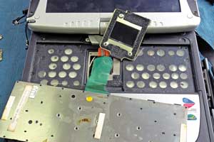 Клавиатура Panasonic Toughbook CF-18 оказалась водозащитной и отделена от корпуса водонепроницаемой перегородкой