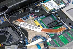 Dell Latitude ATG D620: кофе попал даже на чипсет системной платы Dell Latitude ATG D620: кофе попал даже на чипсет системной платы