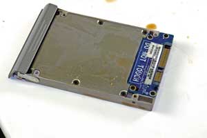 У Dell Latitude ATG D620 кофе залил даже кожух жесткого диска У Dell Latitude ATG D620 кофе залил даже кожух жесткого диска